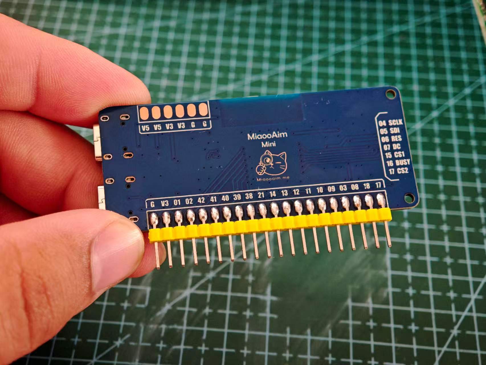 喵哎多尺寸墨水屏ESP32S3开发板 MiaooAim ESP32S3 Mini Card 产品图 2/4